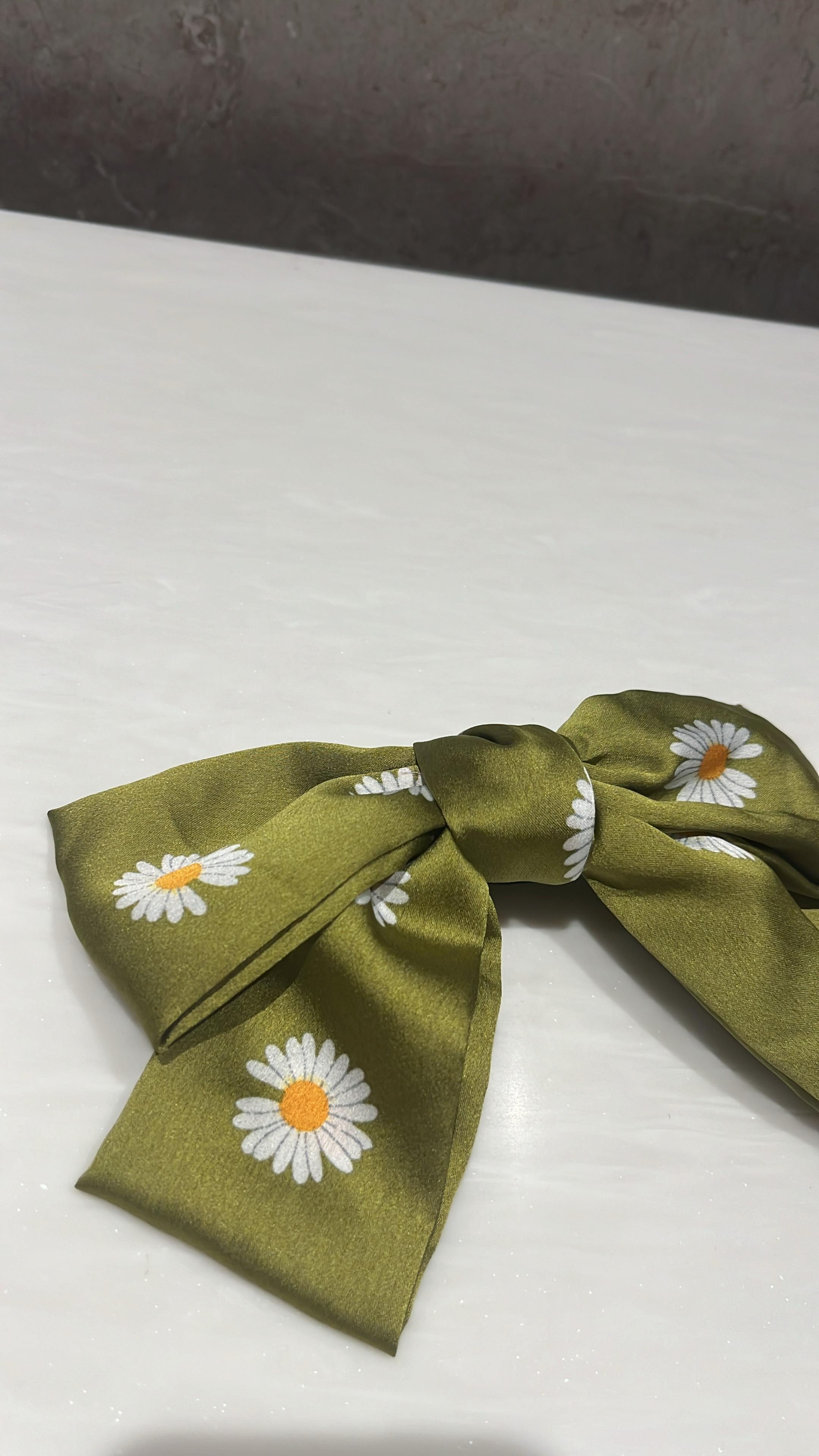 Daisy Bliss Green Printed Hair Bow