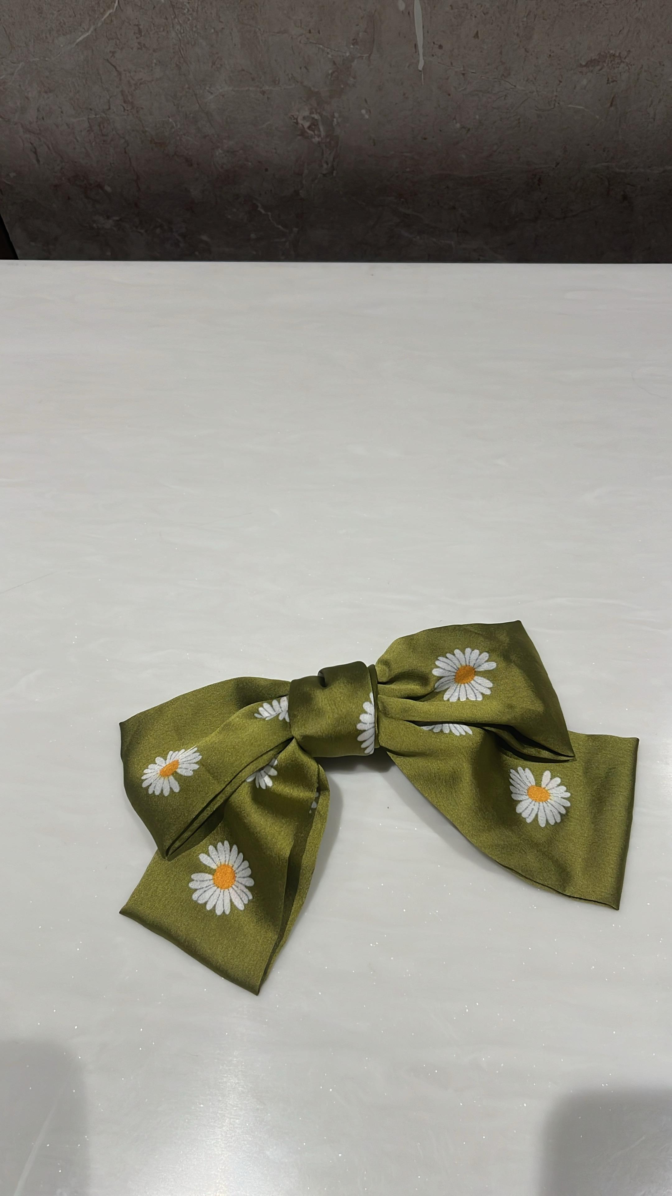 Daisy Bliss Green Printed Hair Bow