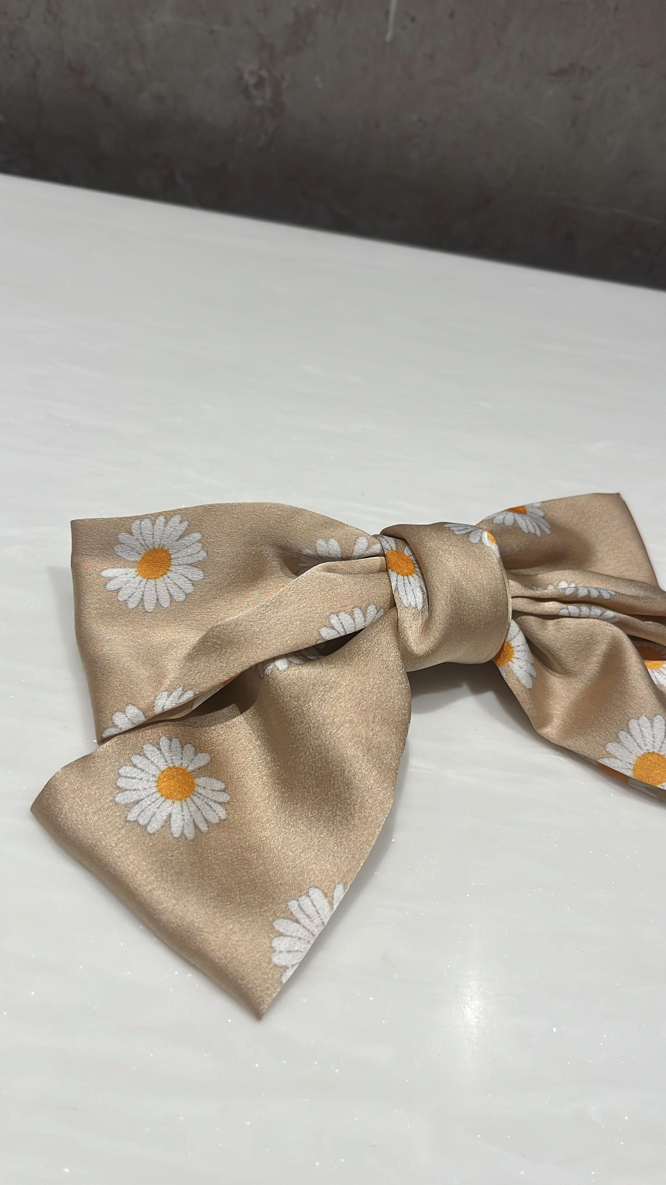 Daisy Bliss Beige Printed Hair Bow
